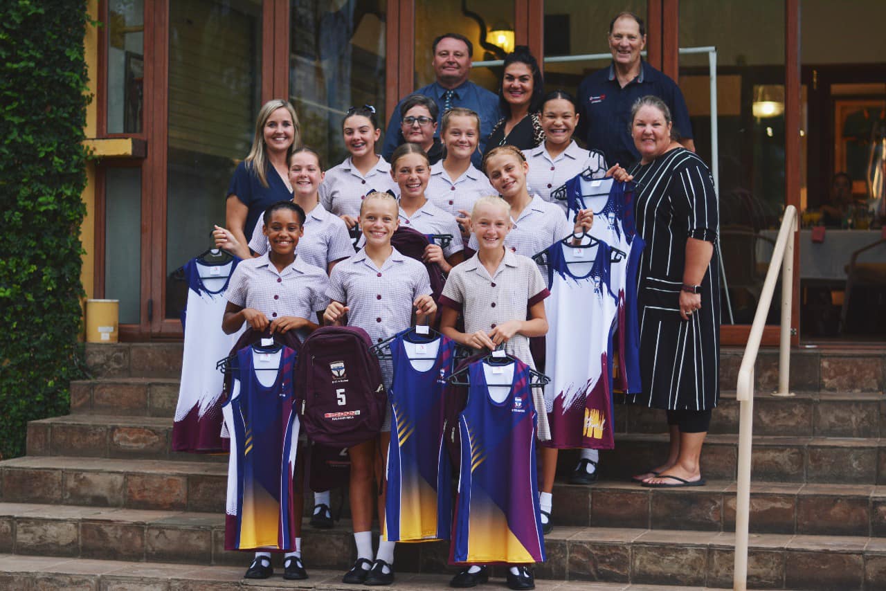 0/13A-NETBAL KLERE OORHANDIGING